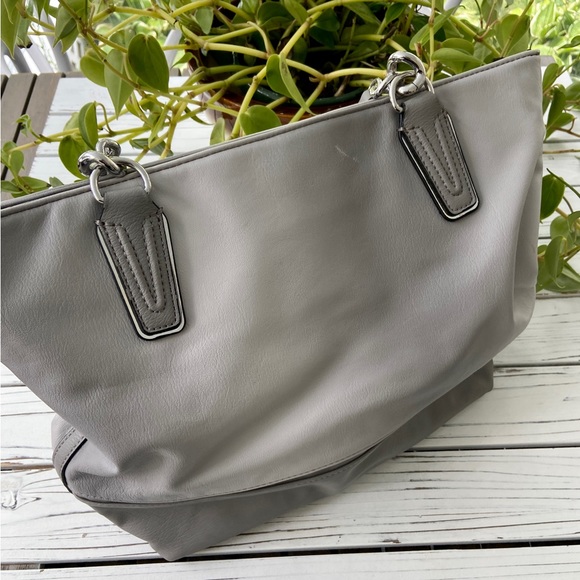 Simply Vera Wang SIlver Tote Bag - Picture 3 of 10